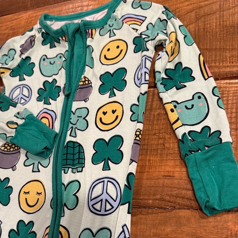 Little Sleepies “Happy Go Lucky” St. Patrick’s Day Zippy - Picture 5 of 11